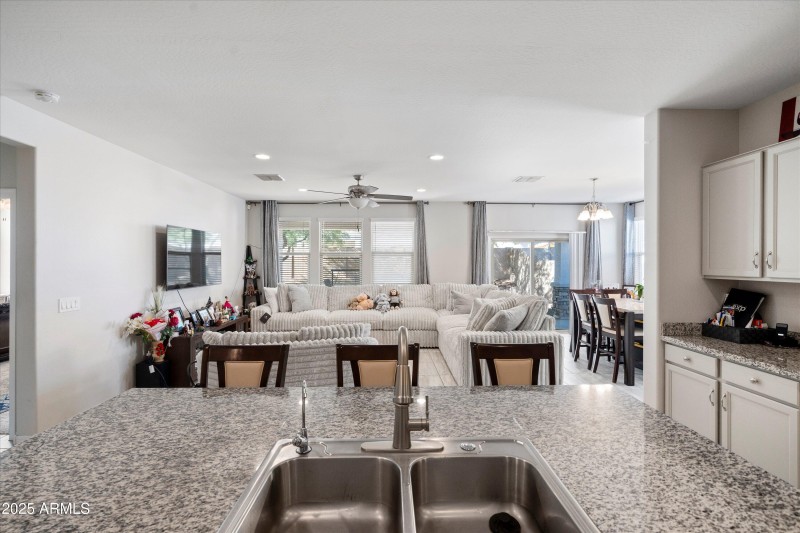 16-Kitchen