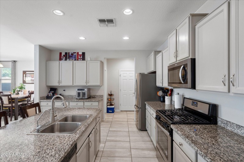 17-Kitchen