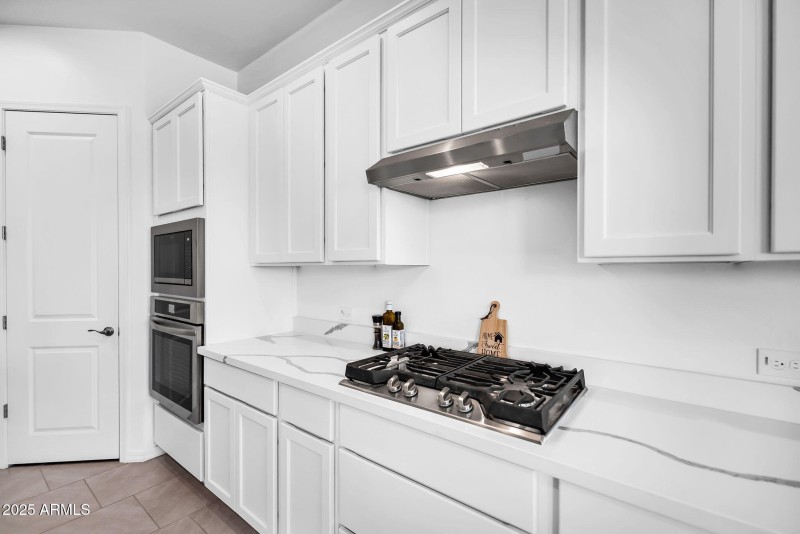 10-web-or-mls-22780 E Orion Way-12