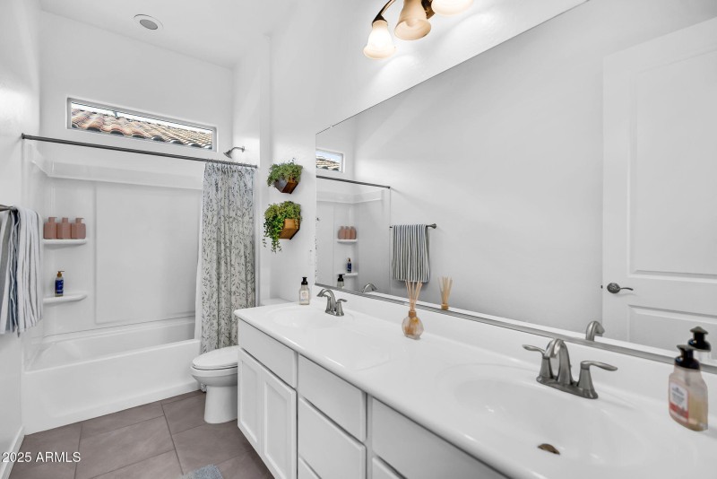 31-web-or-mls-22780 E Orion Way-30