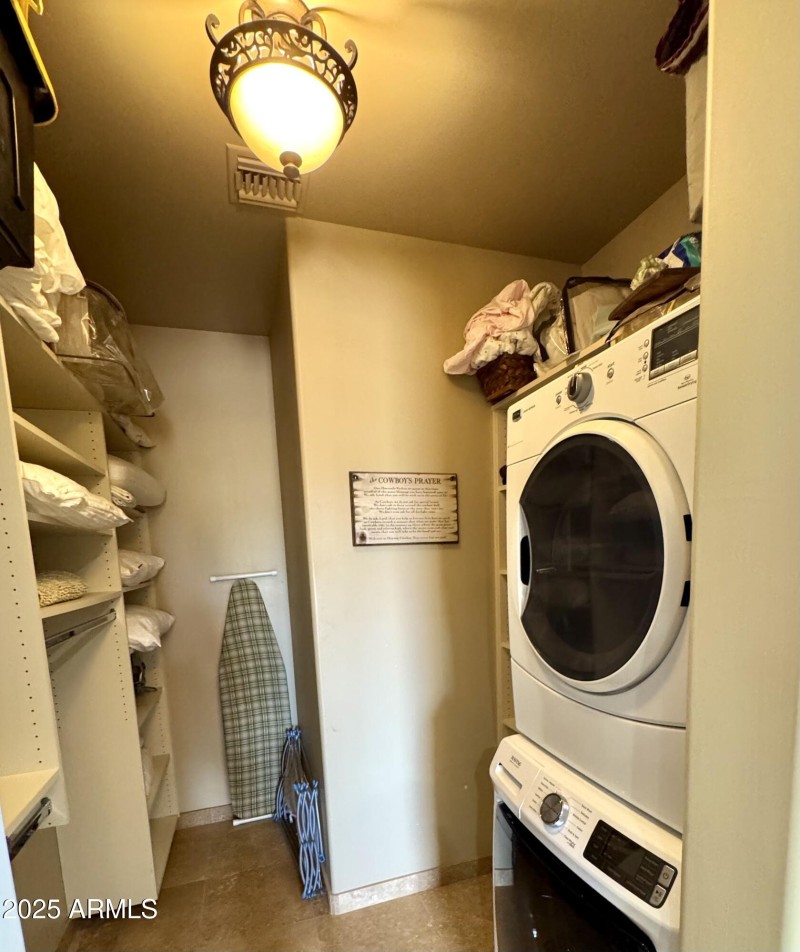 Apartment huge closet with W/D