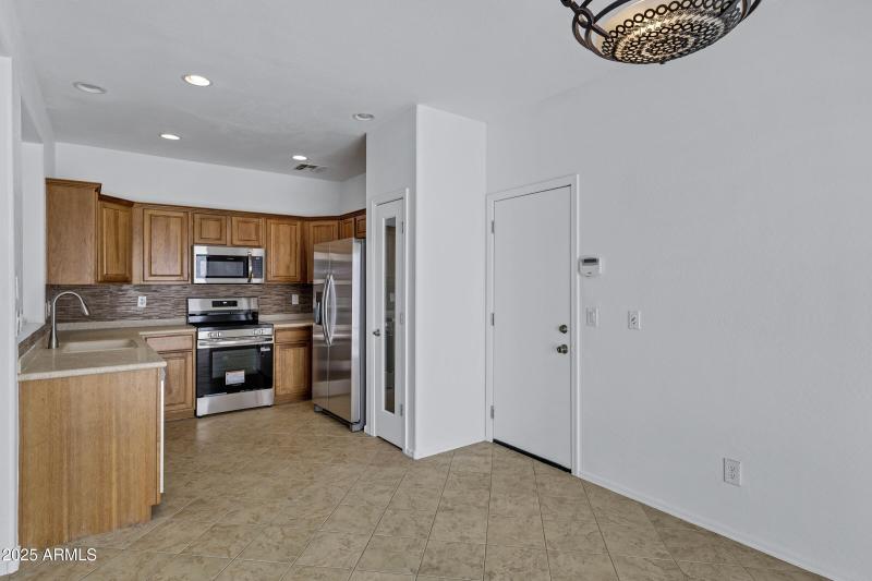 3828 E Trigger Way-12