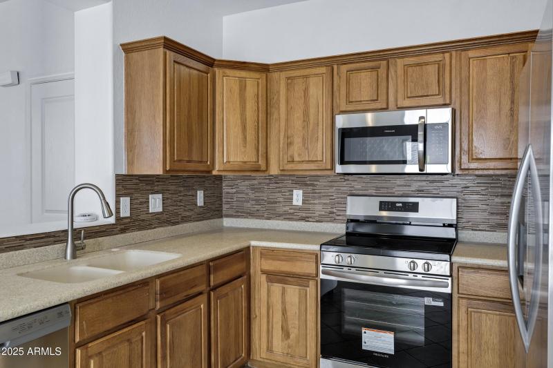 3828 E Trigger Way-14