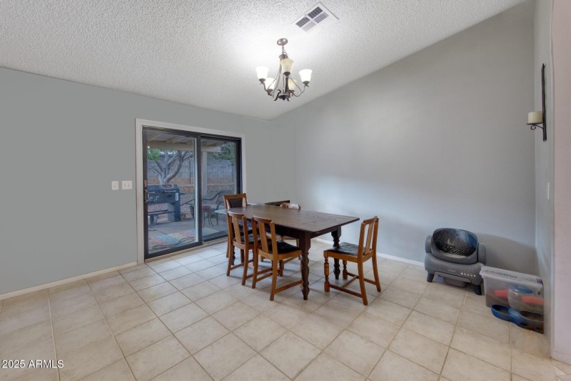 088048-4993 Santiago Court