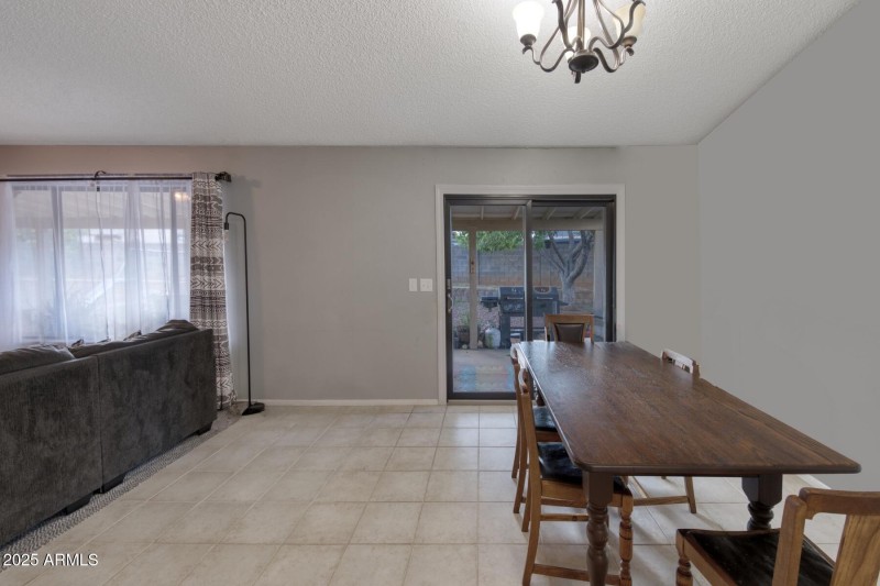 088068-4993 Santiago Court