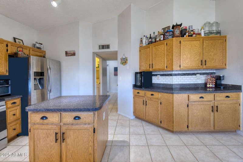 088083-4993 Santiago Court