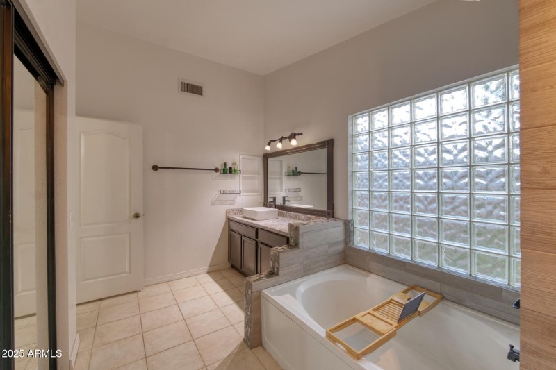 088173-4993 Santiago Court