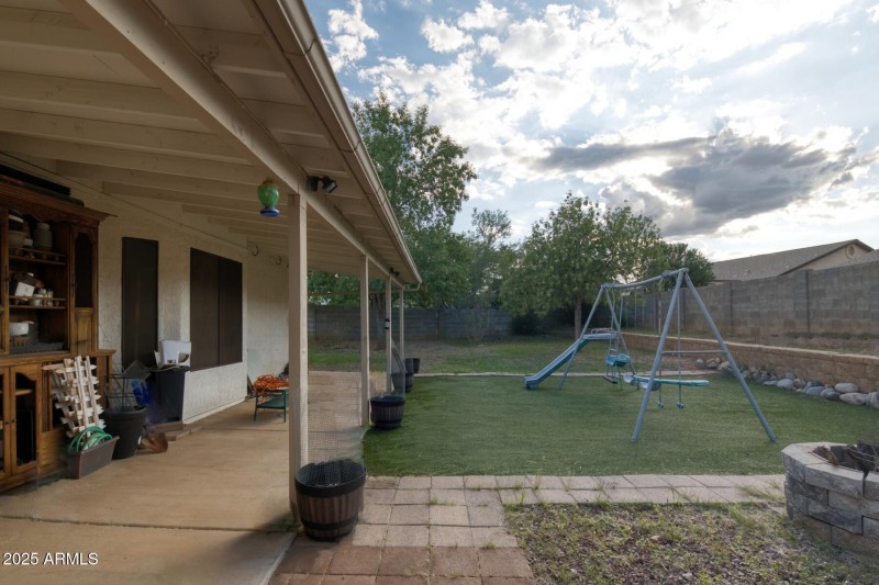 072068-4993 Santiago Court