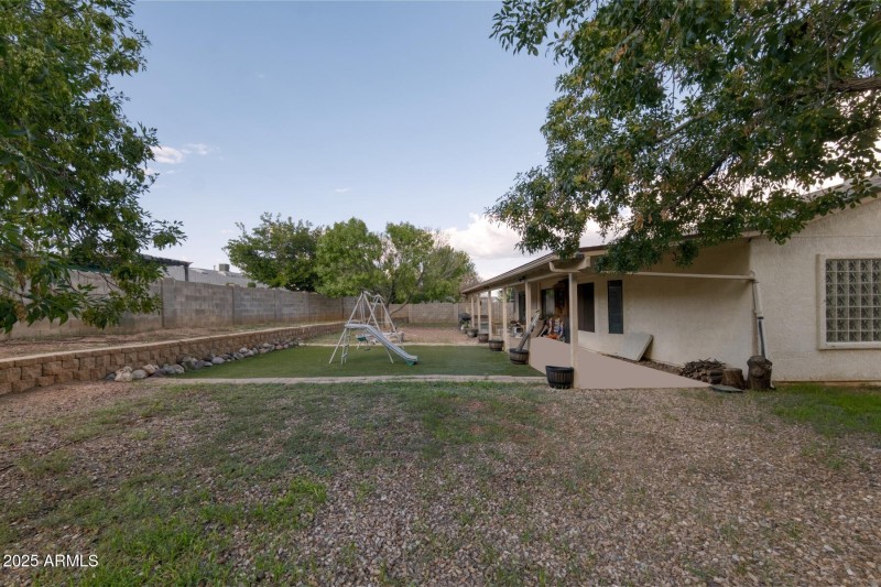 072083-4993 Santiago Court