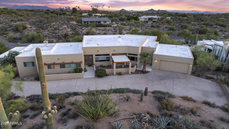 Drive/Front entrance