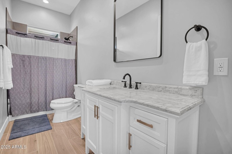 25-web-or-mls-19707 E Happy Rd-25