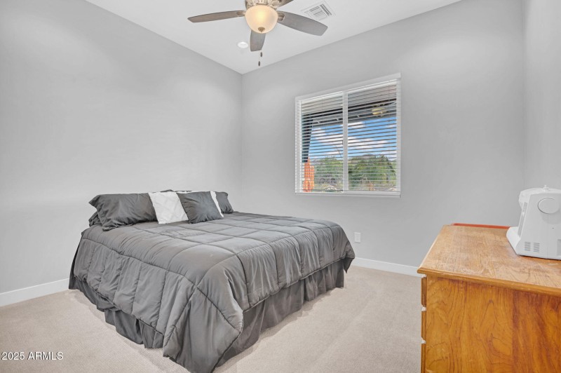 21-web-or-mls-19707 E Happy Rd-21