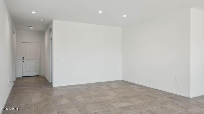 06_Dining Room