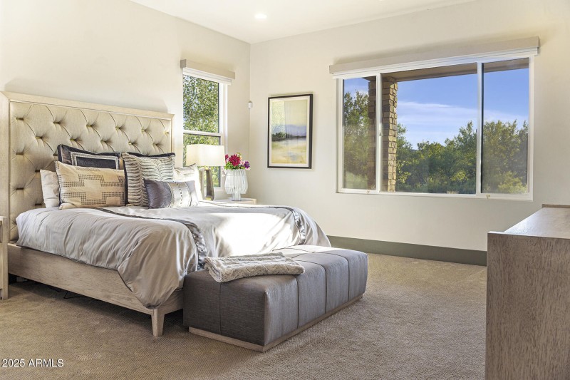 6 MAIN BEDROOM