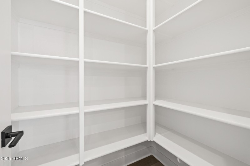 29)PANTRY