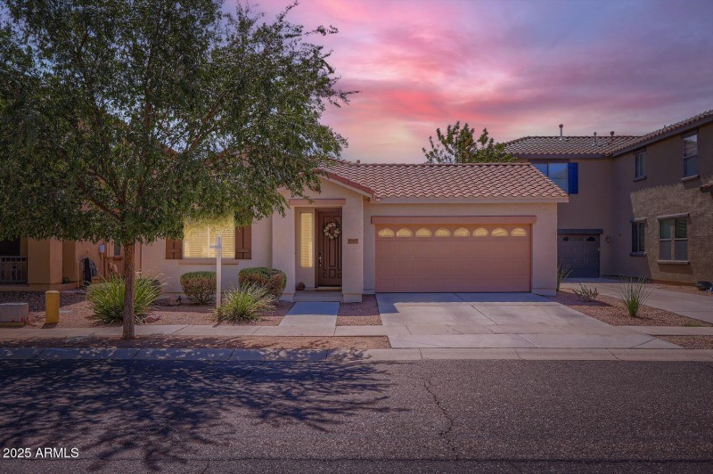 3323 E. Oakland St - Web Quality - 002 -