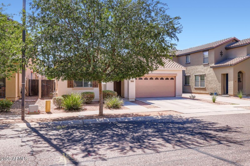 3323 E. Oakland St - Web Quality - 004 -