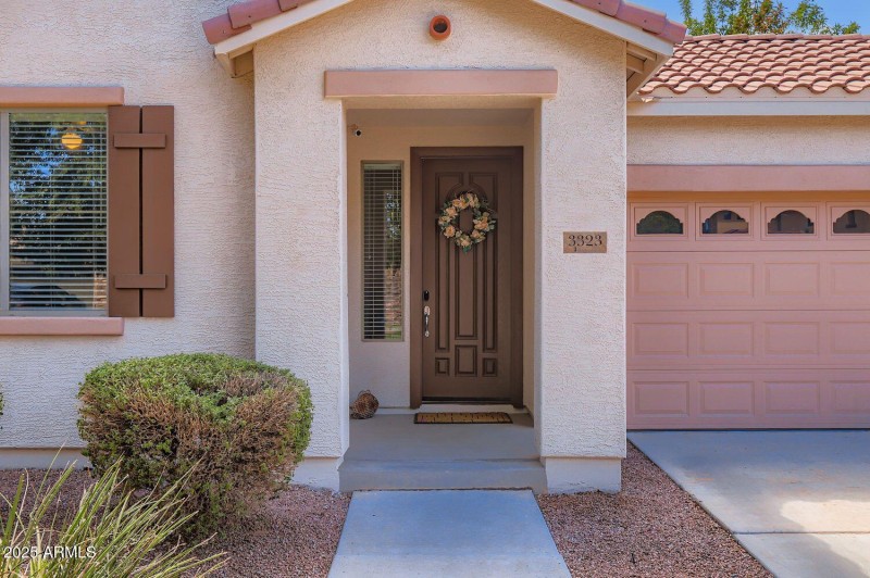 3323 E. Oakland St - Web Quality - 007 -