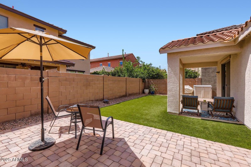 3323 E. Oakland St - Web Quality - 029 -