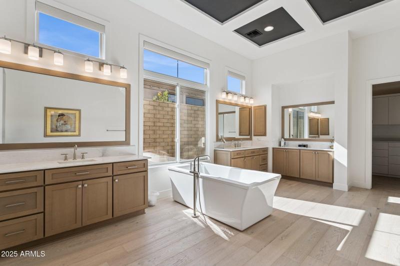 33-web-or-mls-12885-e-rosewood-dr