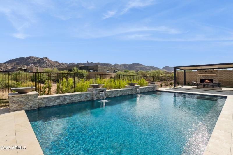 60-web-or-mls-12885-e-rosewood-dr