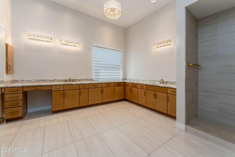 Primary en suite