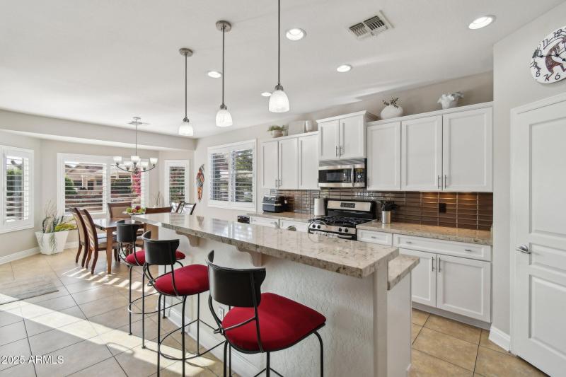 13-web-or-mls-N 155th Dr-04042025-011