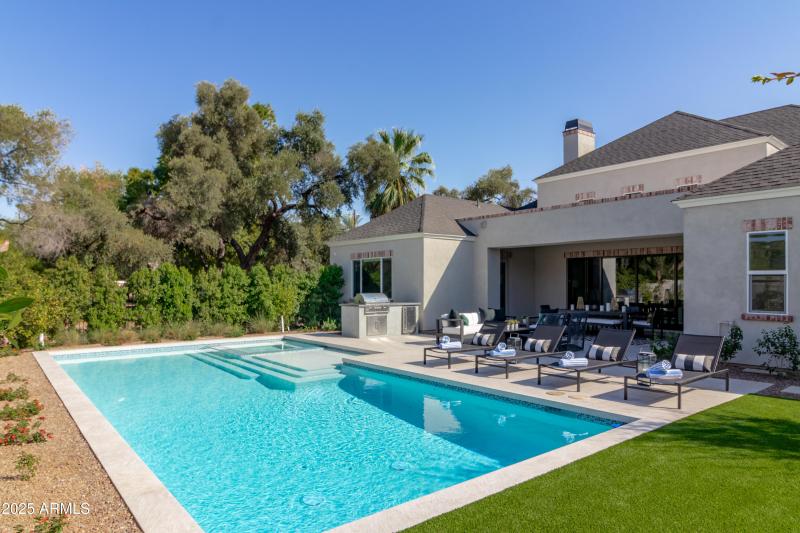 10 W Frier Dr (57).jpg-FULL