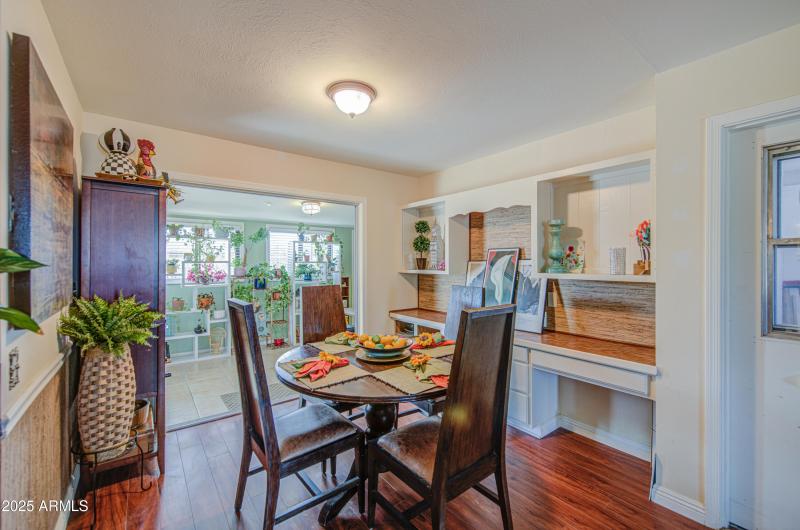 Dinign Area 2