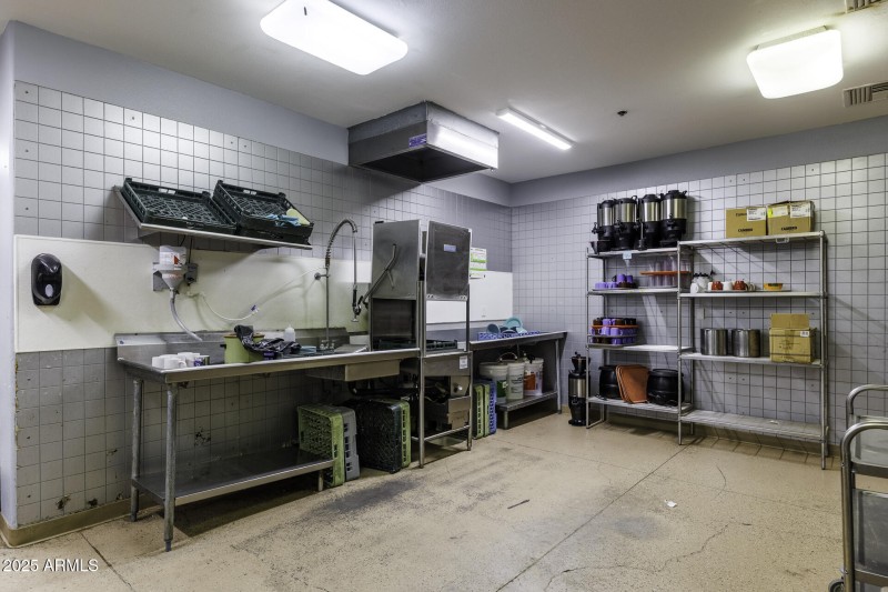 Kitchen & Scullery 9