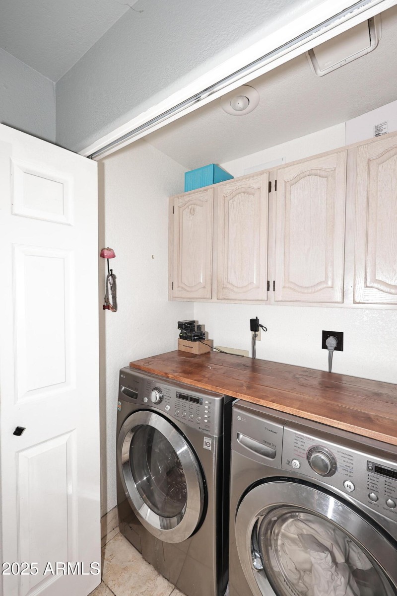 Washer & Dryer included