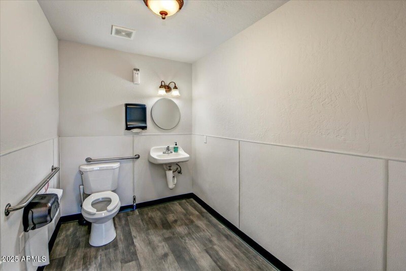 Unit B bathroom 1