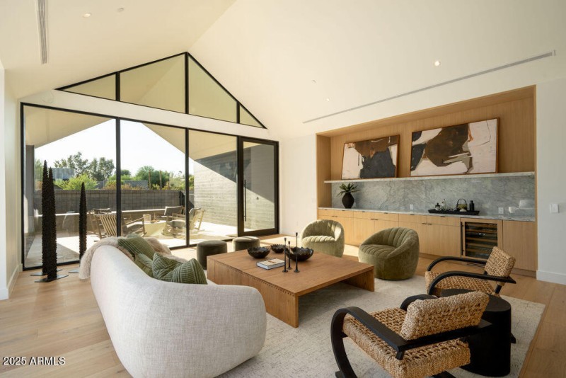 Entry Patio/Sitting Room