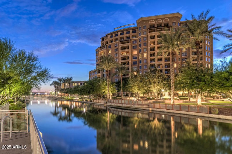 Building Canal
