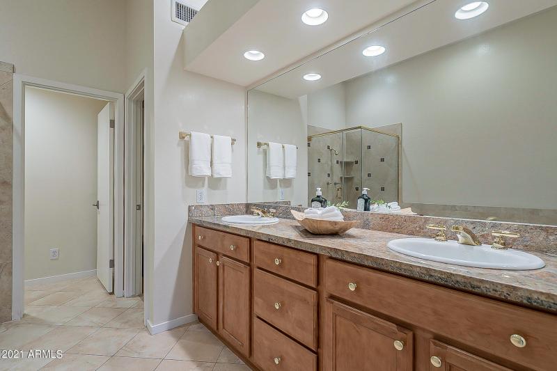 Master Bathroom Dbl Sinks