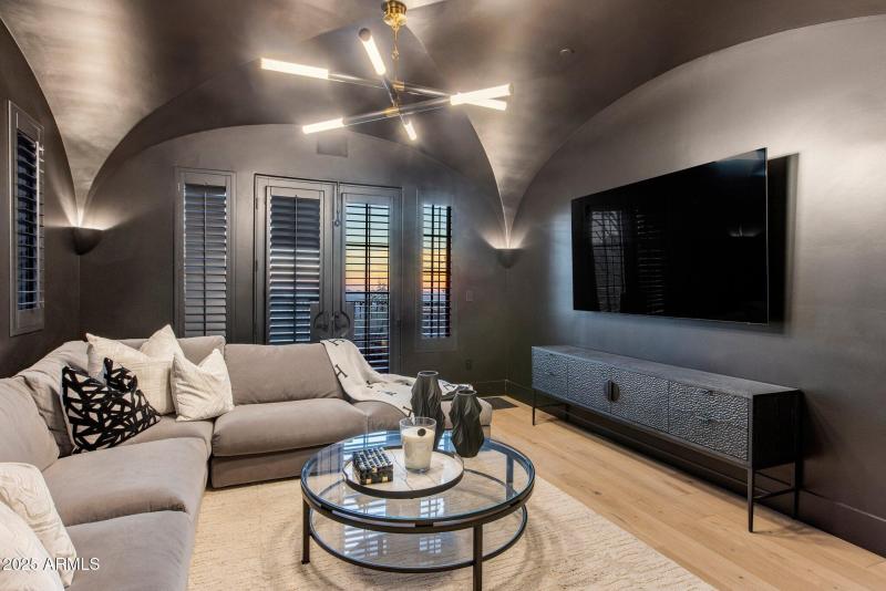 53-web-or-mls-D46A9432