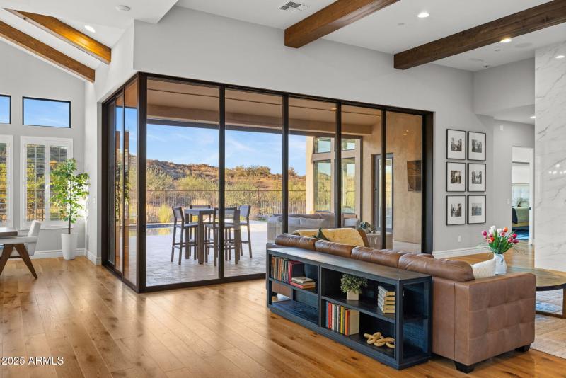 9-web-or-mls-13302-e-ranch-gate-rd