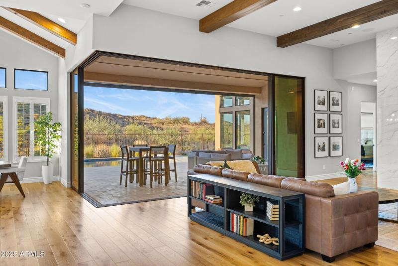 10-web-or-mls-13302-e-ranch-gate-rd