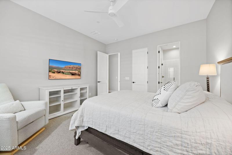 35-web-or-mls-13302-e-ranch-gate-rd