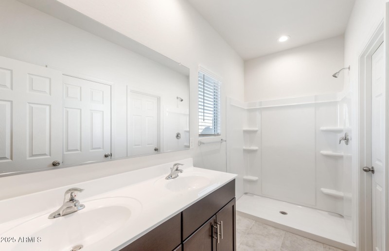 12 - Owner Bathroom