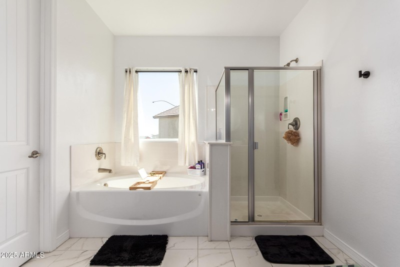 Primary Bath - Shower/tub