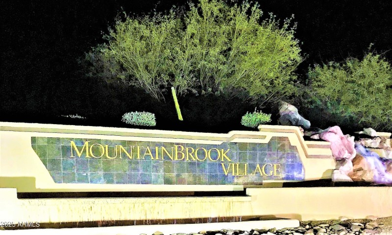 MOUNTAINBROOK Entrance