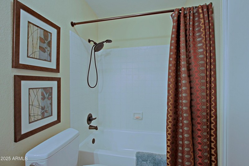 Shower/tub