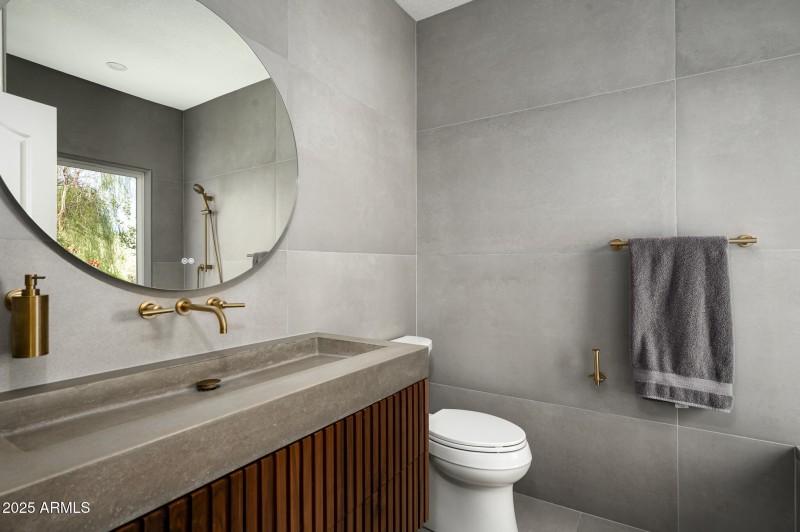 3977 E Paradise View Dr-53