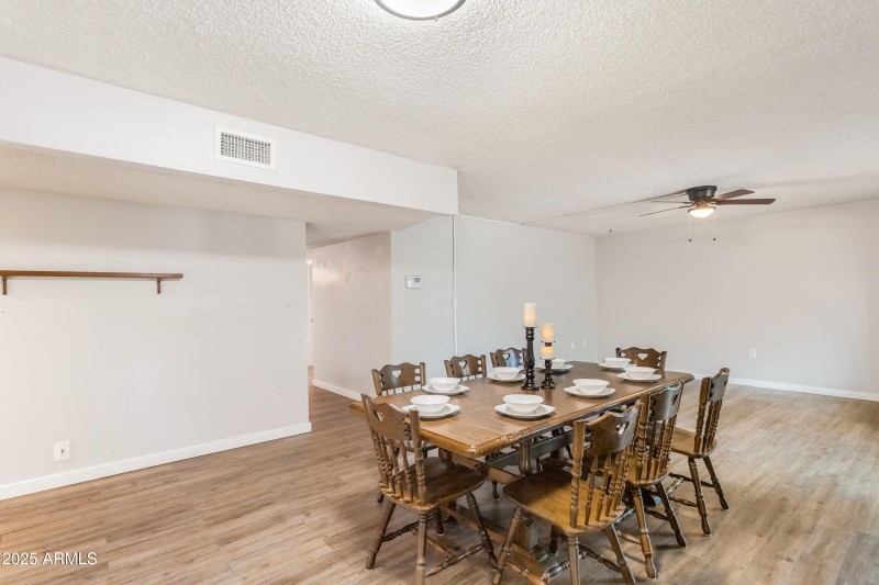 DINING/FAMILY ROOM