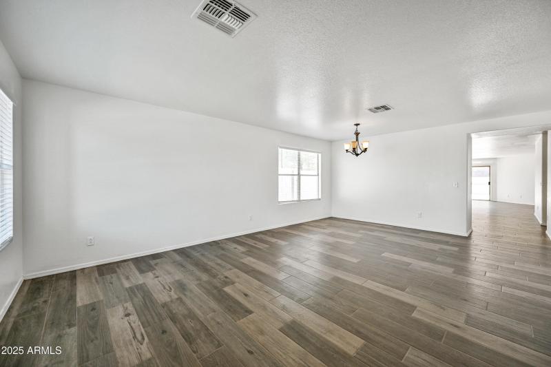 2-225EGS-ocupix-9-10