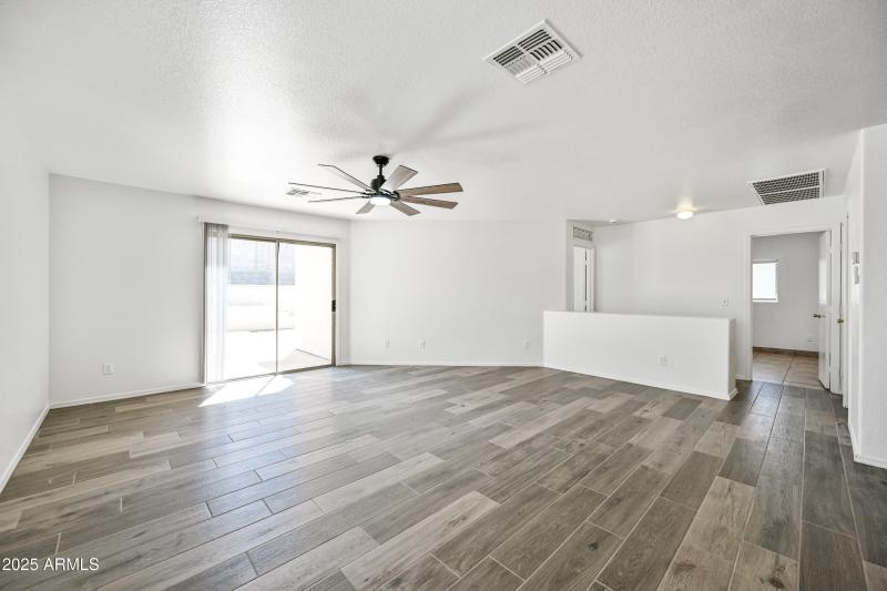 7-225EGS-ocupix-9-10