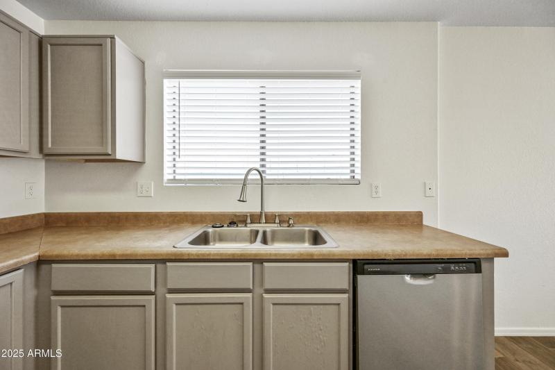 14-225EGS-ocupix-9-10