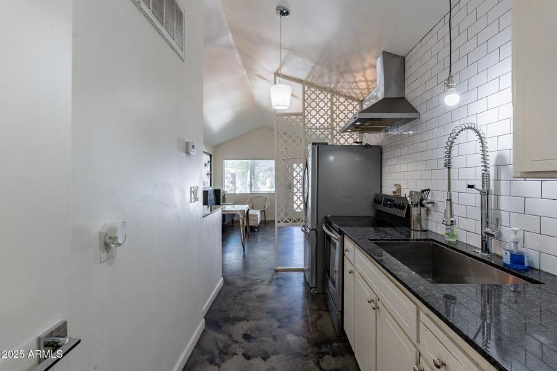 19-web-or-mls-College-19