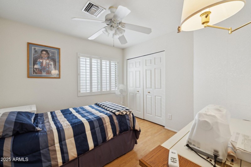 17-web-or-mls-9125-e-captain-dreyfus-ave